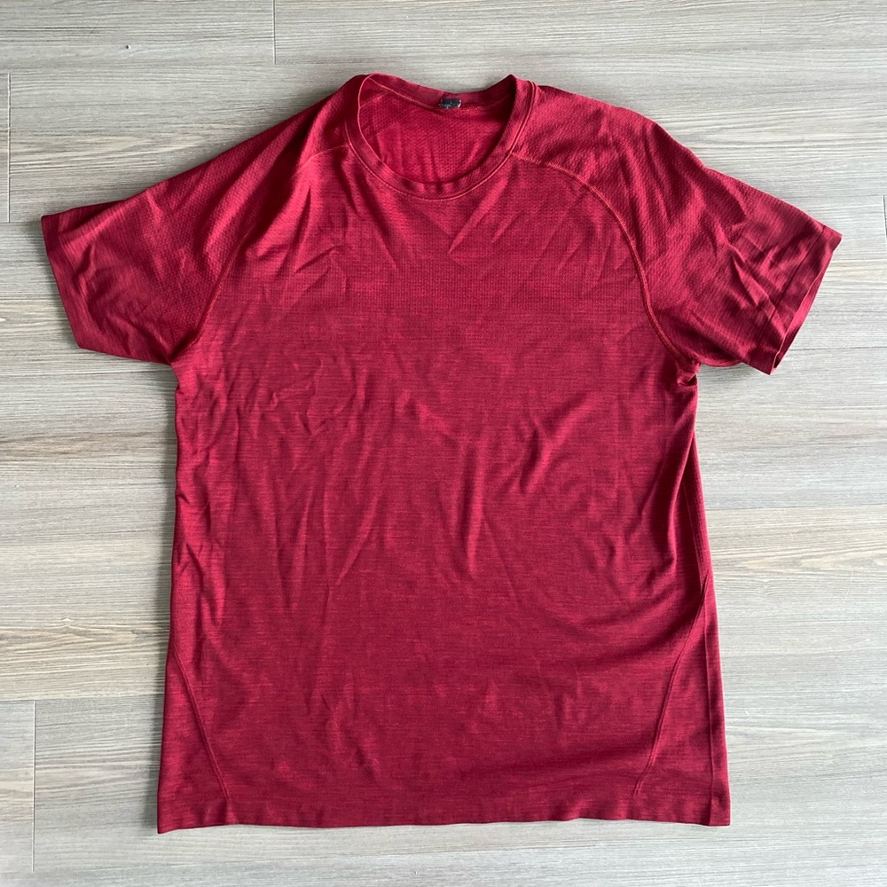 Mens lululemon tee size large red